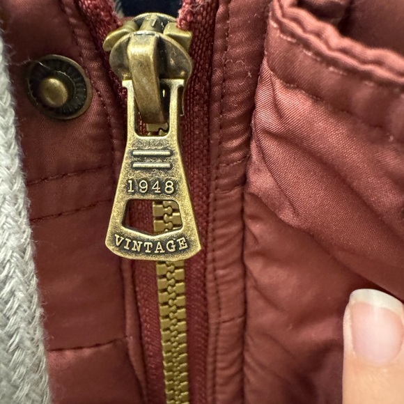 Men’s Weatherproof Vintage Maroon Puffer Vest with Hood Sz L EUC - Picture 3 of 12